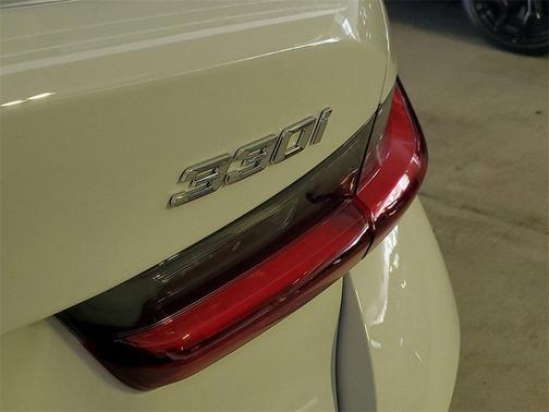 2025 BMW 330 i