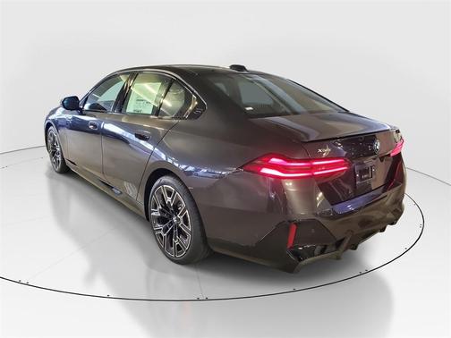 2026 BMW 550e xDrive