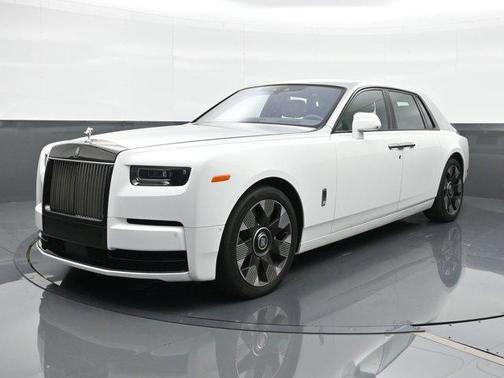 Arctic White 2023 Rolls-Royce Phantom