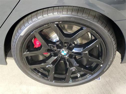 2025 BMW 330 i