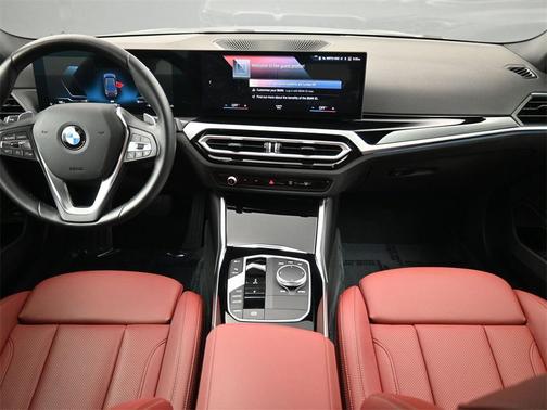 2023 BMW 330 i