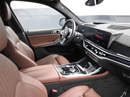 2024 BMW X7 M60i