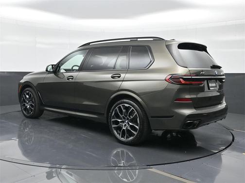 2024 BMW X7 M60i