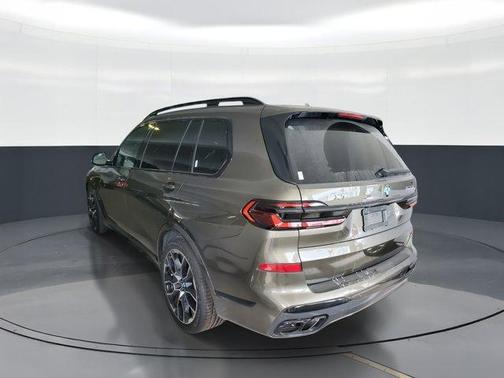 2024 BMW X7 M60i