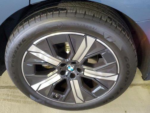 2026 BMW iX xDrive45