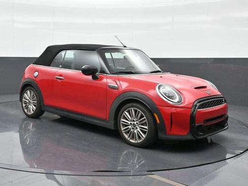 Chili Pepper Red 2024 MINI Convertible Cooper S