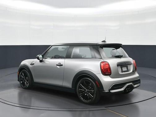 2023 MINI Hardtop Cooper
