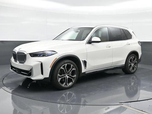 Alpine White 2024 BMW X5 xDrive40i
