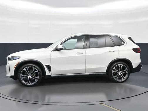 Alpine White 2024 BMW X5 xDrive40i