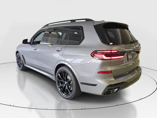 2026 BMW X7 M60i
