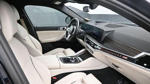 Carbon Black Metallic 2024 BMW X6 xDrive40i