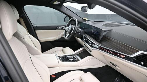 Carbon Black Metallic 2024 BMW X6 xDrive40i
