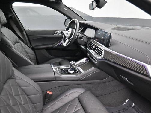 2023 BMW X6 M50i