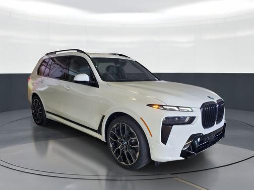 White 2026 BMW X7 xDrive40i