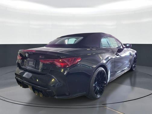 Black Sapphire Metallic 2026 BMW M4 Competition xDrive