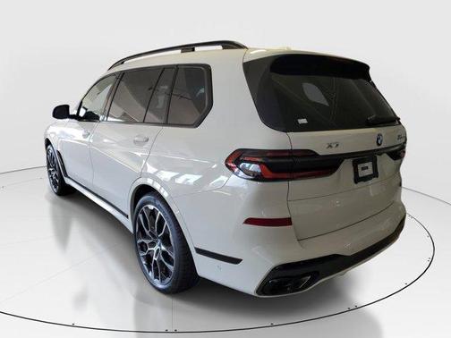 Alpine White 2026 BMW X7 M60i