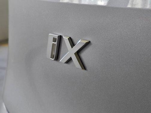 2026 BMW iX xDrive45