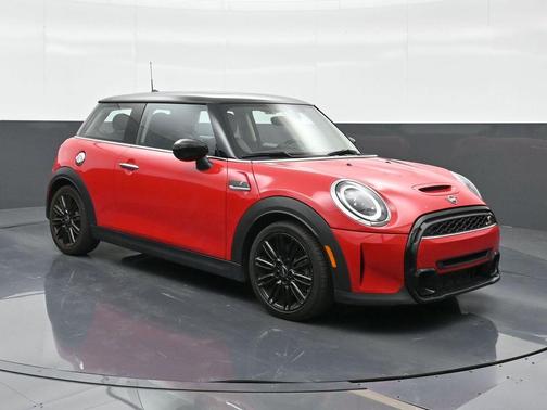 Chili Pepper Red 2023 MINI Hardtop Cooper S