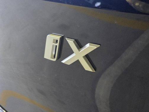 2026 BMW iX xDrive45