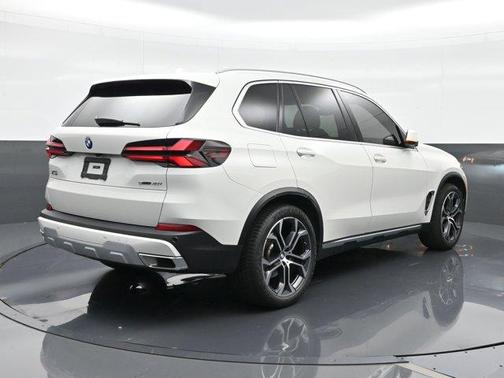 Alpine White 2024 BMW X5 sDrive40i