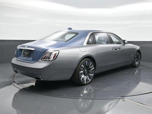 2025 Rolls-Royce Ghost 