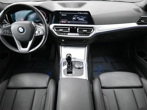 2022 BMW 330 i