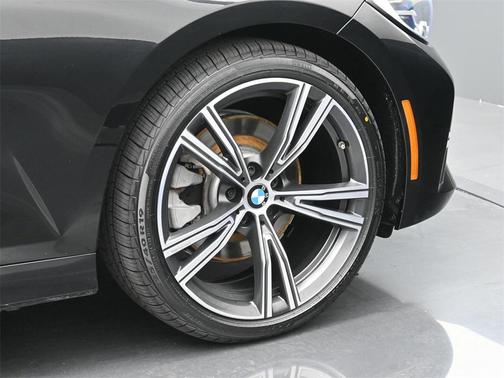 2022 BMW 330 i