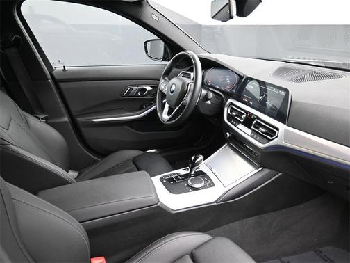 2022 BMW 330 i
