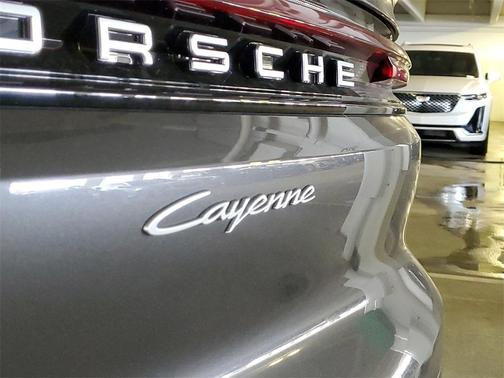 2024 Porsche Cayenne AWD