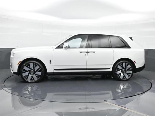 2025 Rolls-Royce Cullinan Base