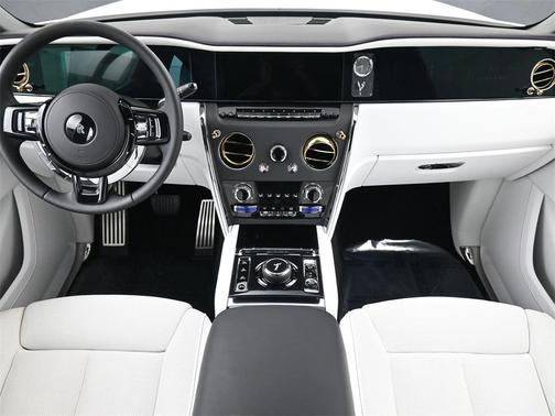 2025 Rolls-Royce Cullinan Base
