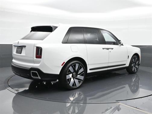 2025 Rolls-Royce Cullinan Base