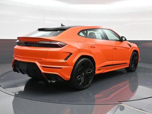 2025 Lamborghini Urus SE