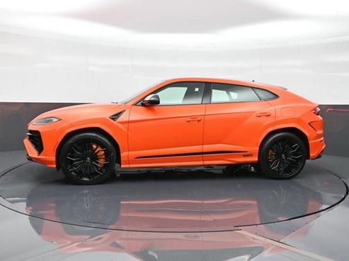 2025 Lamborghini Urus SE