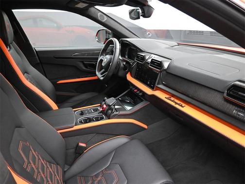 2025 Lamborghini Urus SE