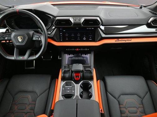 2025 Lamborghini Urus SE