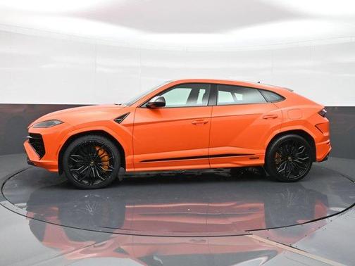 2025 Lamborghini Urus SE