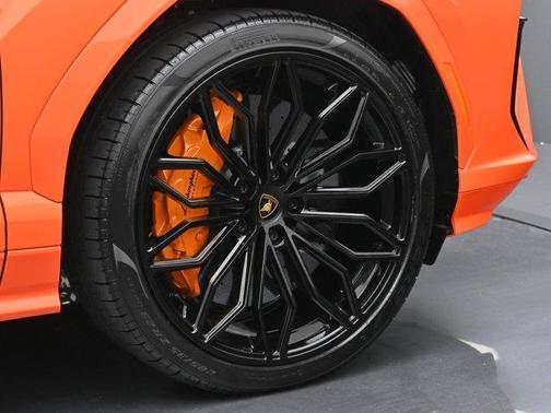 2025 Lamborghini Urus SE