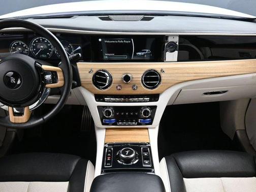 2022 Rolls-Royce Ghost 