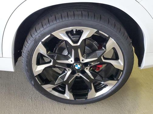 Alpine White 2026 BMW X2 xDrive28i