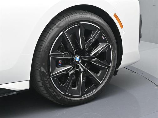 2024 BMW 740 i