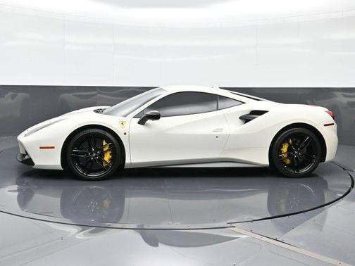 2016 Ferrari 488 GTB Base