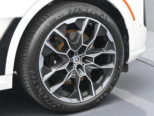 2023 BMW X7 M60i