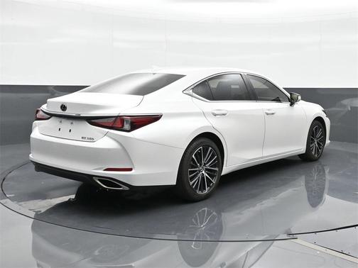 2022 Lexus ES 350 Base