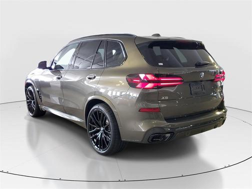 2026 BMW X5 M60i