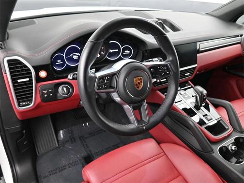 2022 Porsche Cayenne Platinum Edition
