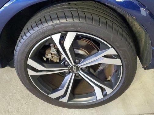 2024 Audi Q3 45 S line Premium