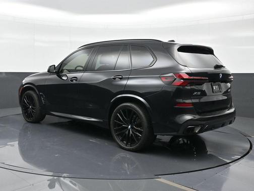 Black Sapphire Metallic 2024 BMW X5 sDrive40i