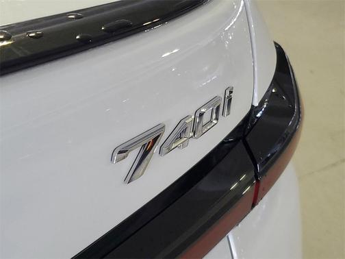 2026 BMW 740 i
