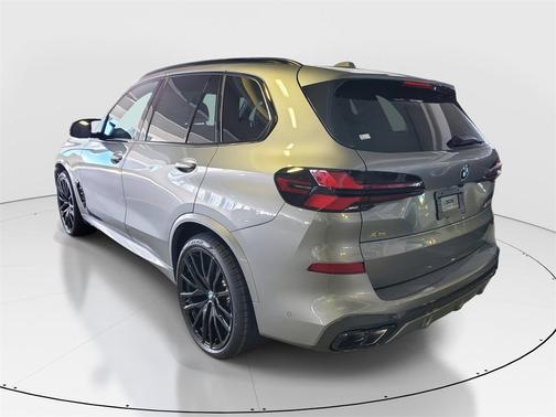 2026 BMW X5 M60i